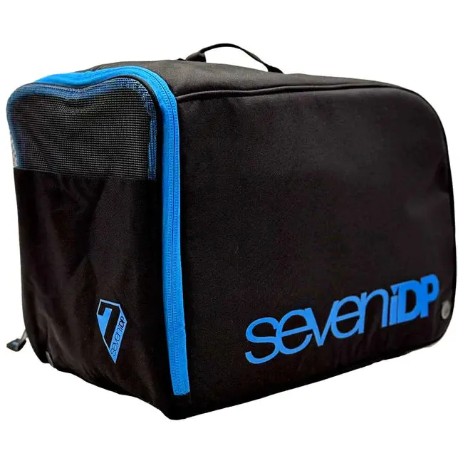 7 Idp Padded Helmet Bag 1