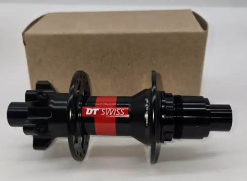 Dt Swiss 240 Mtb Disc Hub - Rear - Black-Red - Oem 1