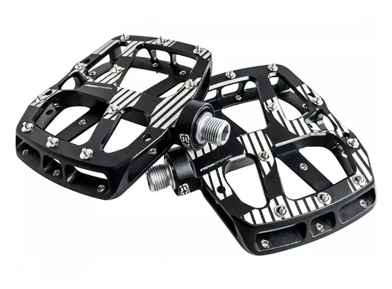 E Thirteen Plus Aluminum Flat Pedals - Black 1