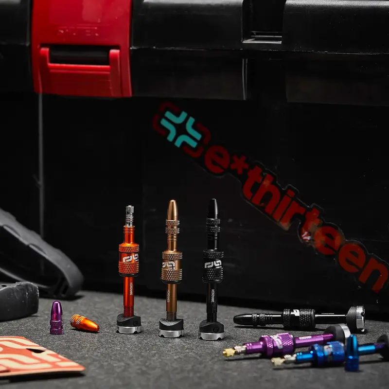 E Thirteen Schrader Quickfill Tubeless Valves Gen2 - 23-31Mm Depth - Naranja 2
