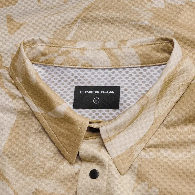 Endura Alltrack Ride Short Sleeve Resort Shirt - Sand 3