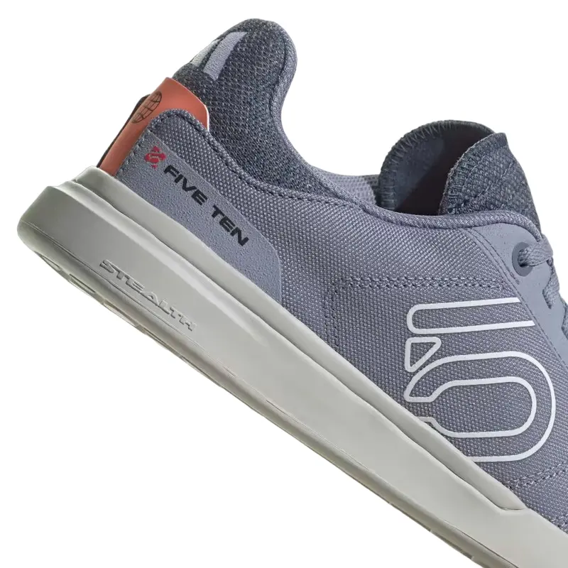 Five Ten Sleuth Dlx Canvas Flat Pedal Shoe - Womens - Silver Violet-White-Coral Fusion 4