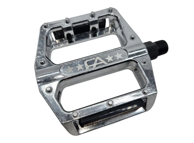 Free Agent Alloy Molded Pin Platform Pedals - Silver 1