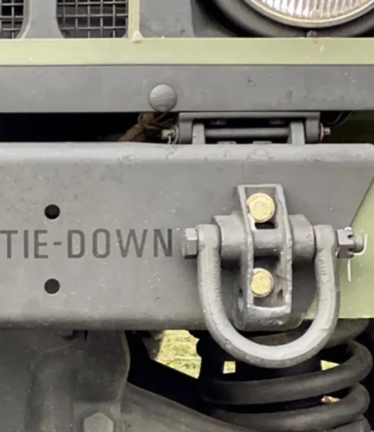 Front Bumper Lift Shackle And Bracket For Humvee 1