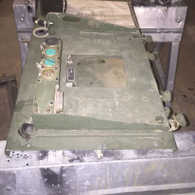 Military Radio Rack & Speaker - Mt-6352/Vrc Mounting Base 1
