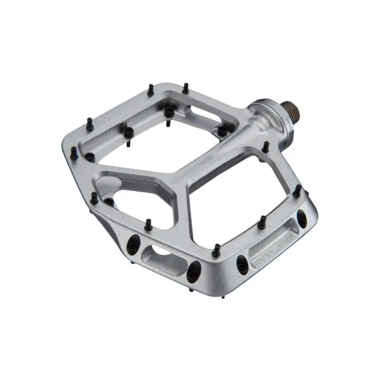 Race Face Atlas Flat Pedals - Silver 1