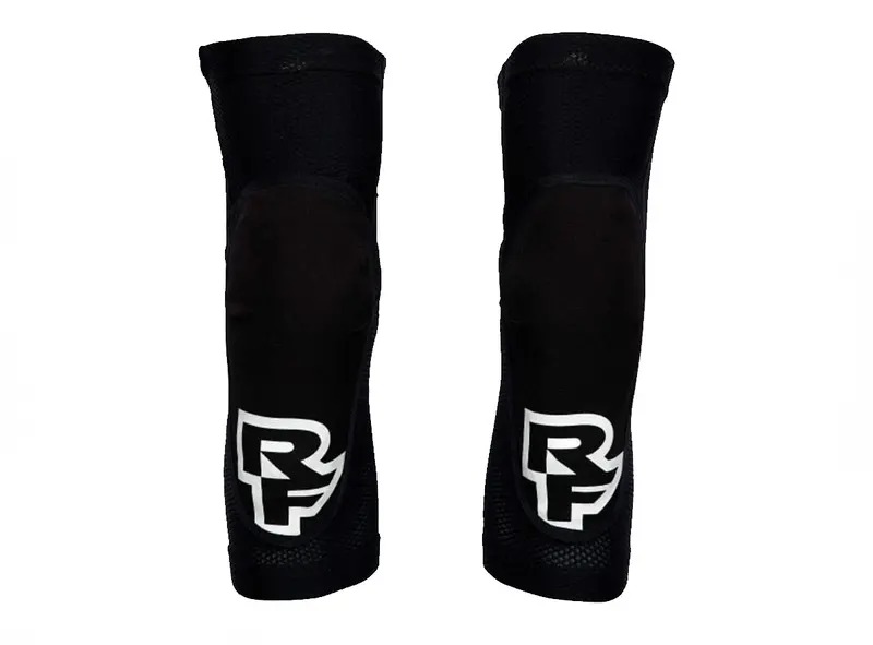 Race Face Covert Knee Guard - Stealth 1