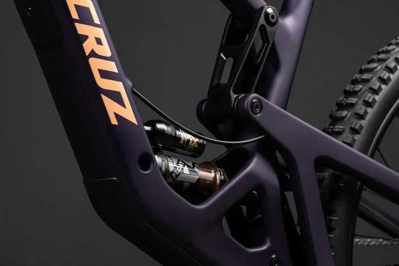 Santa Cruz Hightower Carbon 29 - Gx Axs Kit - Matt Deep Purple - 2025 5