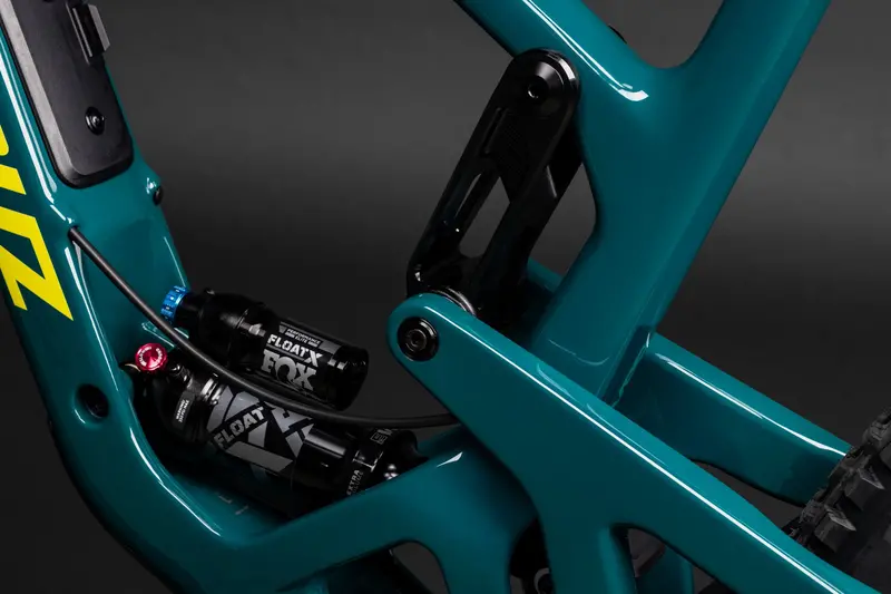 Santa Cruz Hightower Carbon 29 - R Kit - Gloss Green Day - 2025 4