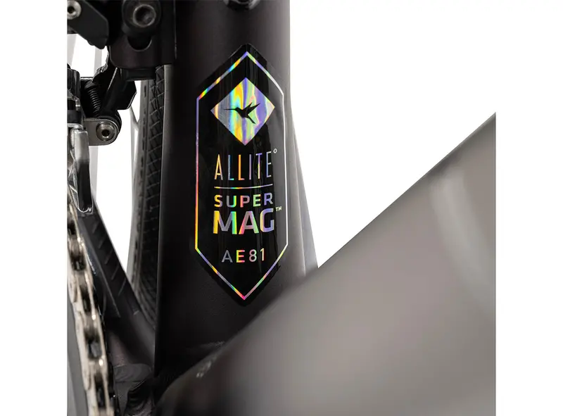 Vaast Bikes R/1 700C Road Bike - Rival Axs - Cherry 5